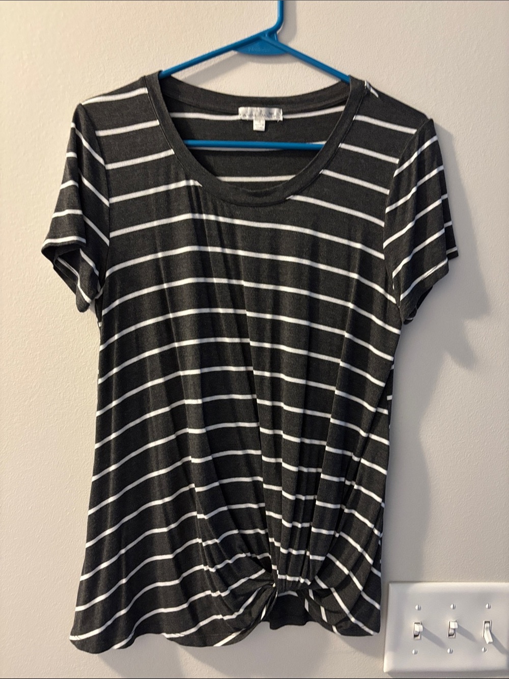 nine britton Black & White Striped Knot-Front Short Sleeve Tee